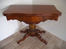 Tavolo da gioco antico