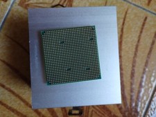 Processore AMD SEMPRON 2800+. Completo di dissipatore e ventola, in buono stato.