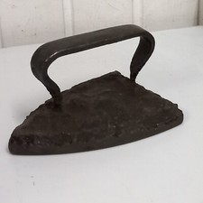 Antico Piccolo Ferro Da Stiro In Ghisa