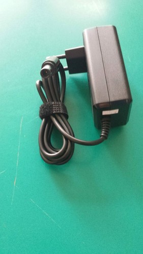 Alimentatore per aspirapolvere