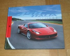 Libro brochure rigido Ferrari