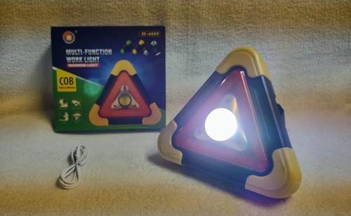 Luce forma triangolo - a,