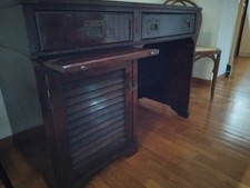 scrivania vecchia marina in mogano ,ottime condizioni .Misure: 110 × 60 / h 80