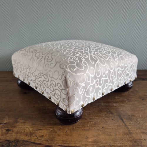 Pouf poggiapiedi vintage