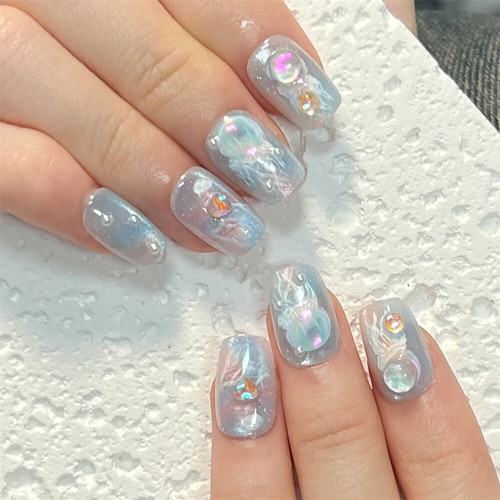 Manicure scintillante