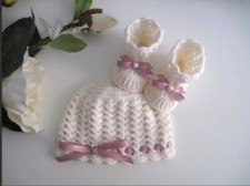 Scarpine cappellino neonata uncinetto corredino nascita fatto a mano handmade
