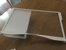 RIPIANO IN VETRO CON CONTENITORE PER COMBINATO FRIGORIFERO/CONGELATORE  ARISTON 