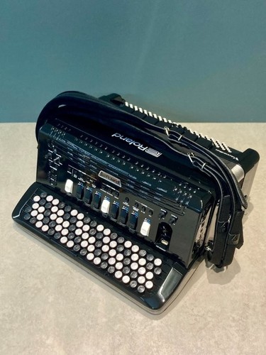 Roland 4xb v accordion - roland, bk