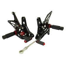 Nero pedane arretrate