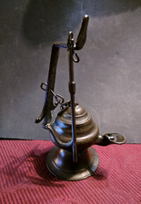 Antica lucerna ad olio in