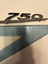 FIAT 750 SCRITTA COFANO POSTERIORE  BADGE  ACCESSORIO AFTER MARKET DELL'EPOCA