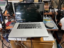 Apple macbook pro A1286 senza