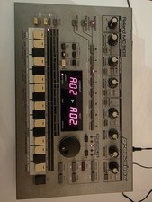 Roland MC-303 Groovebox Sample