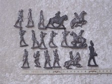 17 X Design Militare Figurina