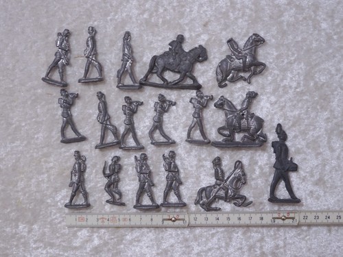 Design militare figurina - 17,
