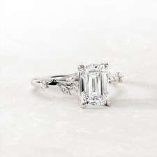 Anello in oro bianco taglio