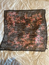 Carré de soie Foulard UNGARO