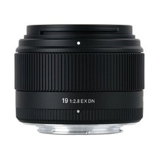 SIGMA 19mm F2.8 EX DN usato