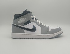 Air Jordan 1 Mid Light Smoke