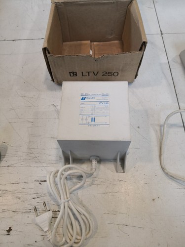Trasformatore 220 volt per - 220, 12