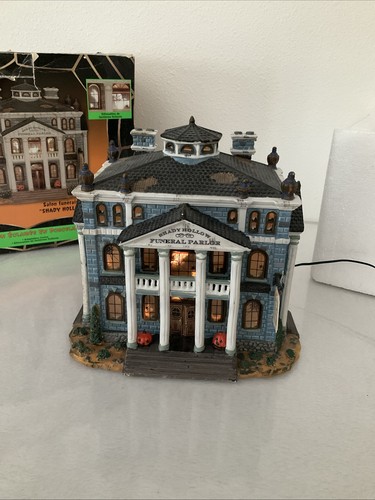 Lemax spooky town sala - town,