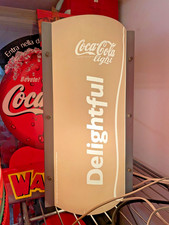 COCA COLA INSEGNA LUMINOSA PLASTICA DELIGHTFUL ALT. CM 40 X20 PROF. 11