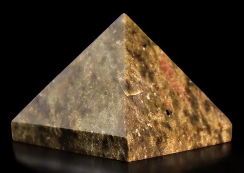 Piramide vesuvianite verde - in,
