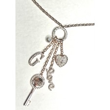 Collana con ciondolo Guess