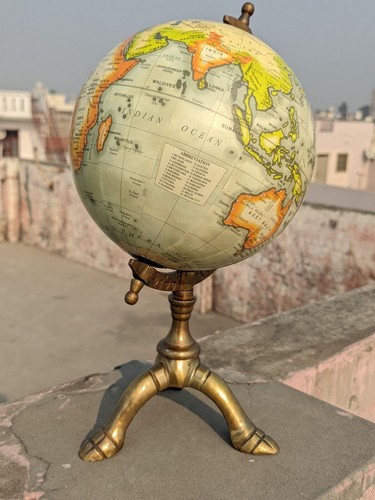 Ornamento mappamondo antico