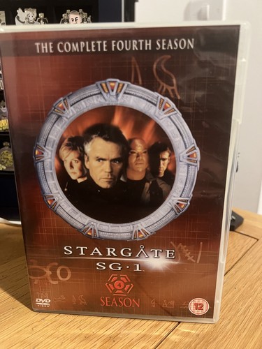 Stargate season 4 box - sg-1,