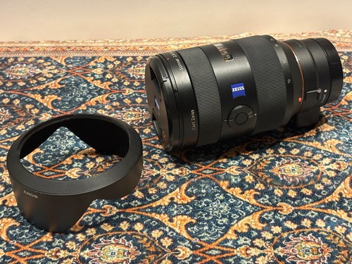 Sony lens 70mm za - f2.8,