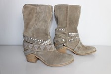 Janet & Stivali con Cinturino