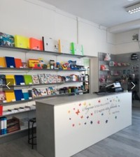 bancone negozio 2,60 mt bianco con top grigio