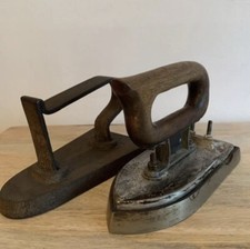 LOTTO 2 FERRI DA STIRO ANTICHI – VINTAGE DA COLLEZIONE / ARREDO
