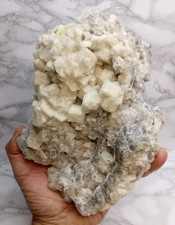 Mineral~Aragonite Fluorescent
