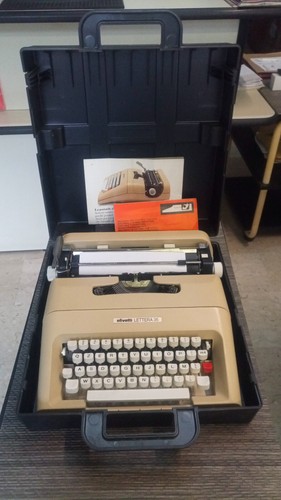 Macchina scrivere olivetti - scrivere,
