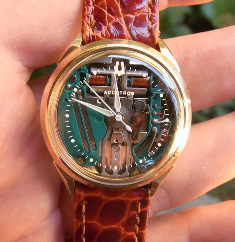 Bulova accutron 214 - ,