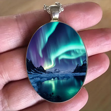 Collana con ciondolo cosmico