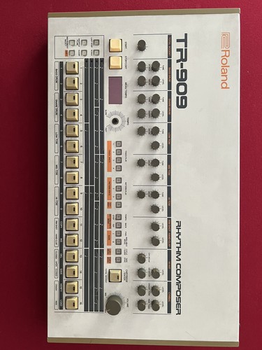 Vintage roland 909 rhythm - tr-909,