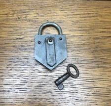 VECCHIO LUCCHETTO IN FERRO CON