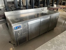 Lavello professionale in acciaio inox con frigoriferi integrati