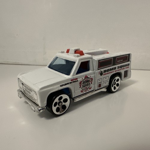 1974 hot wheels bomb - hot,