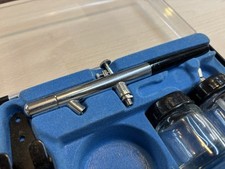 DUE AEROGRAFI professionali VALEX ad aria compressa