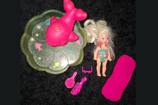 KELLY/SHELLY BARBIE MATTEL POOL FUN PARTY 1996