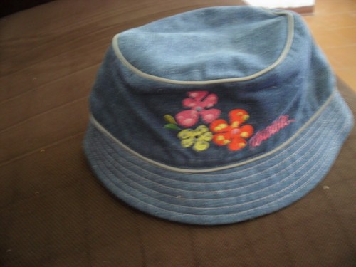 Cappellino bimba nuovo marca - cappellino, nuovo,