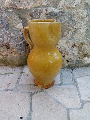 Brocca antica ceramica