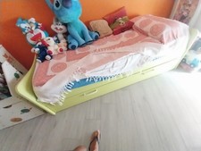 Vendo stanza da letto bambino composta da armadio Ikea in buono s