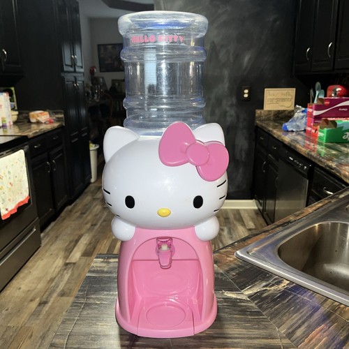 Hello kitty tabletop - hello, water