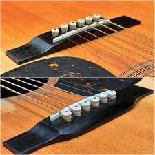 Martin D-28 Street Legend