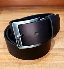 Cintura Belt pelle Levi's Levis uomo man leather nera black fibbia metallo